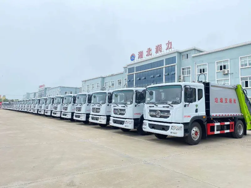Il nostro camion della spazzatura compatto e recentemente innovativo